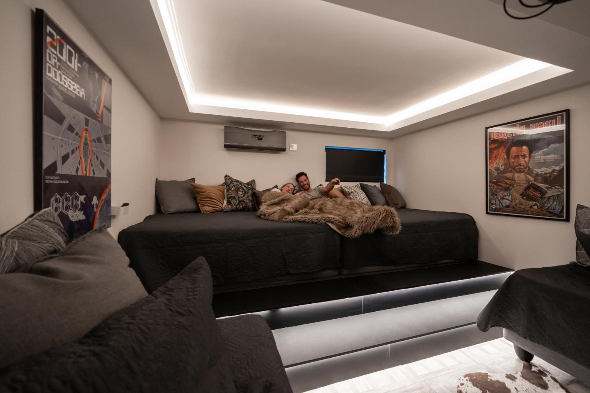 The Lookout - Panoramic 4 Bedroom House With Free Wifi And Pool Fokváros Kültér fotó