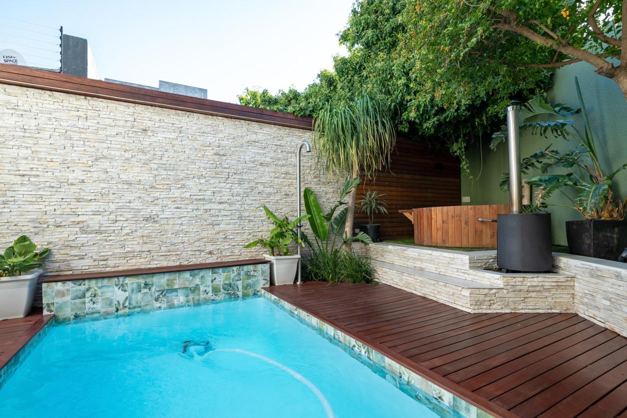 The Lookout - Panoramic 4 Bedroom House With Free Wifi And Pool Fokváros Kültér fotó